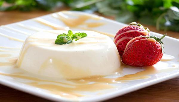 طرز تهیه پاناکوتا موز با دو طعم متفاوت