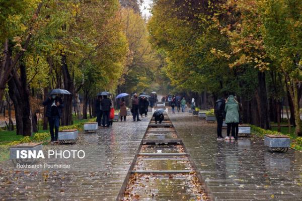 نخستین باران پاییزی اصفهان را فرامی گیرد نخستین باران پاییزی اصفهان را فرامی گیرد