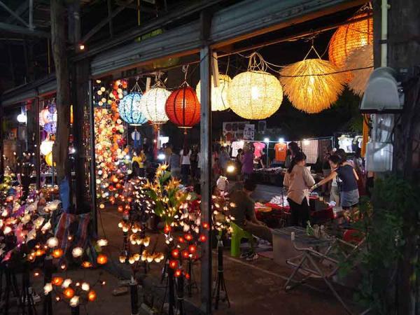 تجربه ای هیجان انگیز در بازارهای محلی چیانگ مای