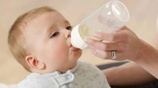 توصیه هایی مهم درباره حساسیت نوزادان به شیر